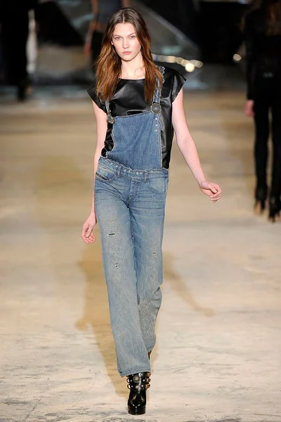 Look 30